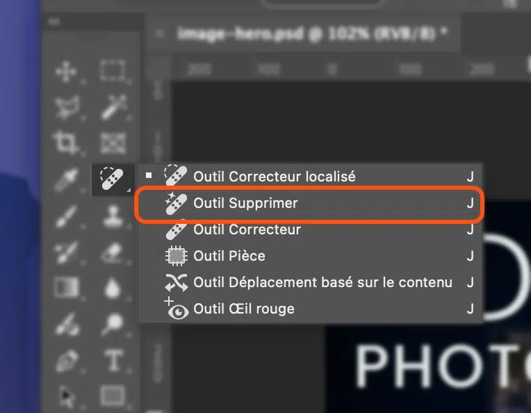 Photoshop toolbar with the Eraser Tool (Outil Supprimer) selected.